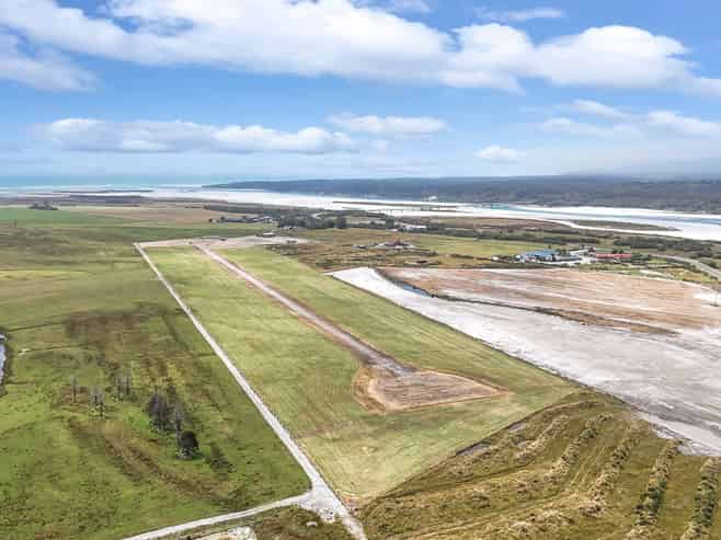 22 Airport Lane, Haast