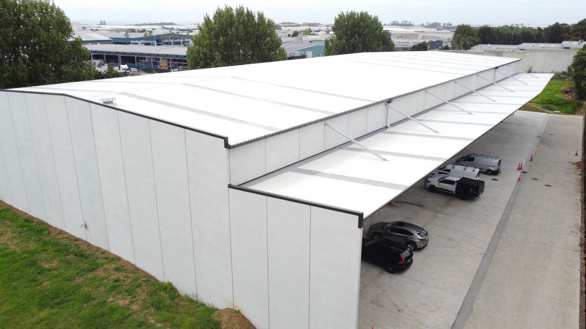 BRAND NEW HIGH-STUD WAREHOUSE - Mehr