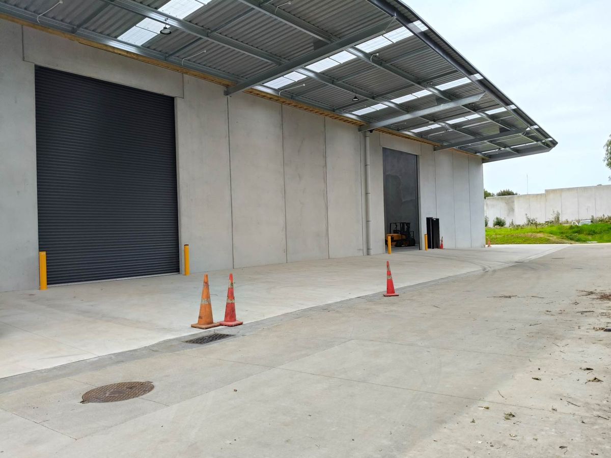 BRAND NEW HIGH-STUD WAREHOUSE