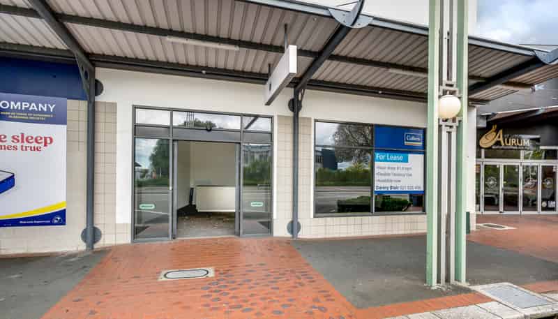 215 Russell Street North, Hastings