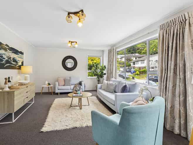 15 Fyvie Avenue, Tawa