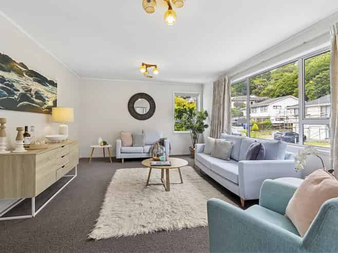 15 Fyvie Avenue, Tawa