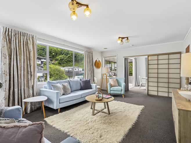 15 Fyvie Avenue, Tawa