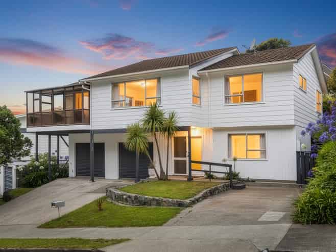 15 Fyvie Avenue, Tawa