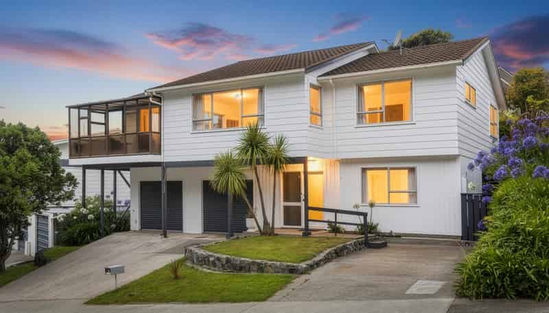 15 Fyvie Avenue, Tawa