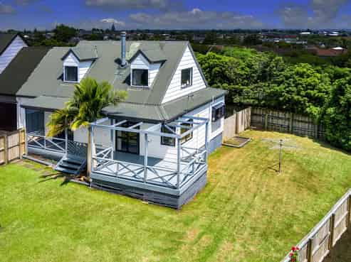 2/21 Leven Lane, Totara Heights