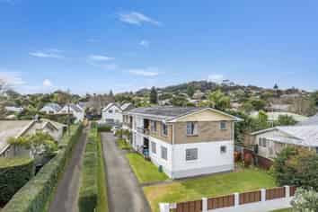 3/4 Moreland Road, Mount Albert
