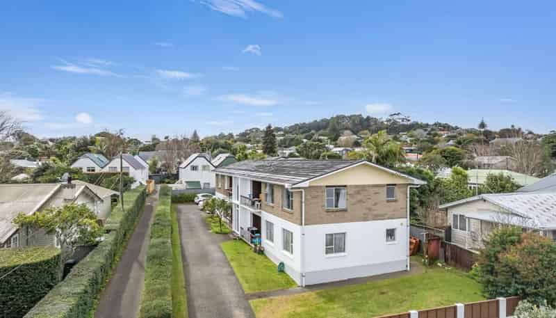 3/4 Moreland Road, Mount Albert
