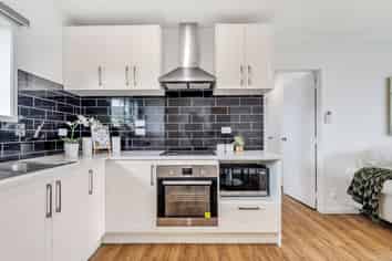 3/4 Moreland Road, Mount Albert