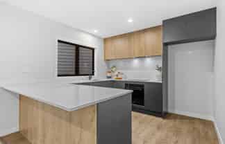 17 Paretaiuru Crescent, Papakura