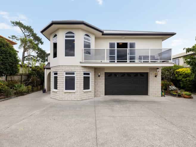 26 Highgrove Drive, Grandview Heights