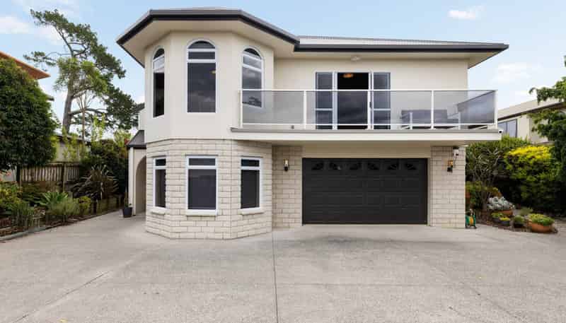 26 Highgrove Drive, Grandview Heights