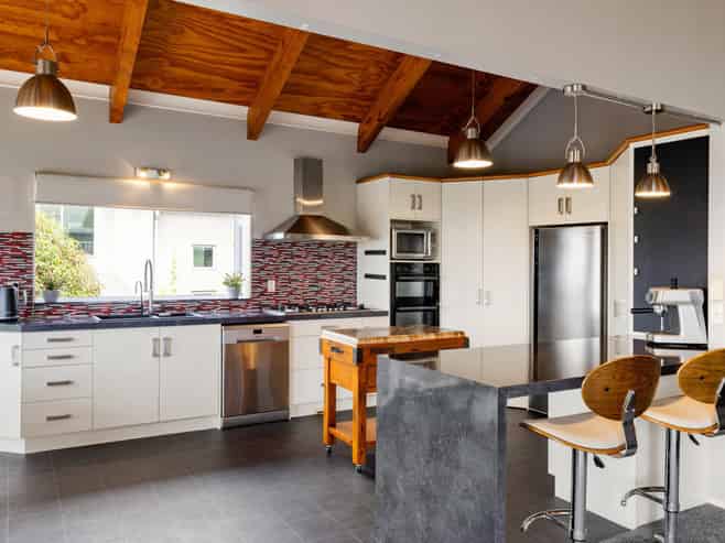 26 Highgrove Drive, Grandview Heights