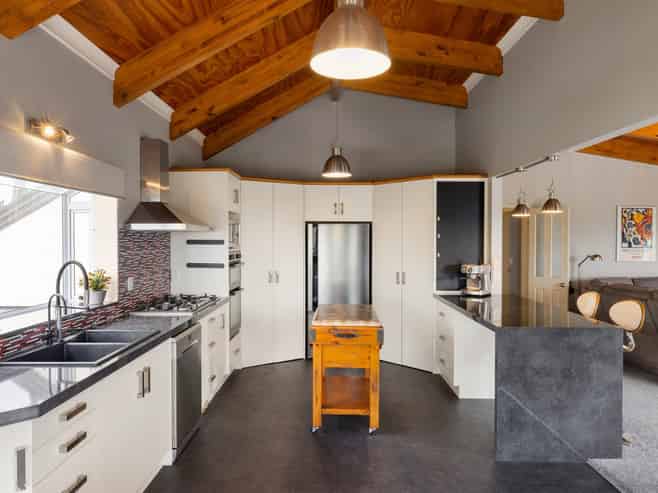 26 Highgrove Drive, Grandview Heights