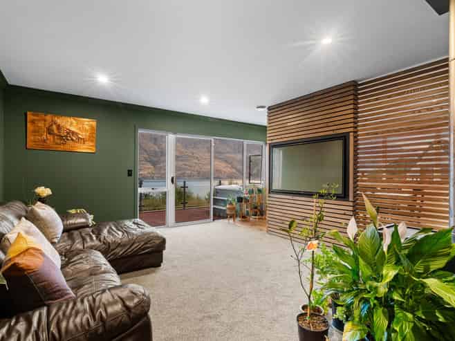 2 Evergreen Place, Sunshine Bay