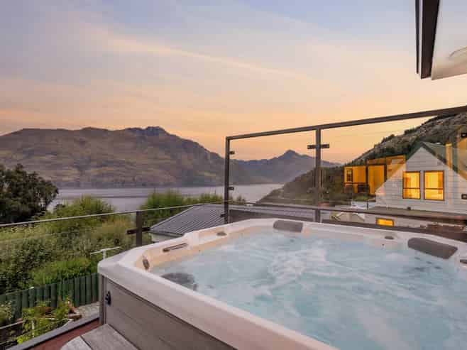 2 Evergreen Place, Sunshine Bay