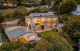 2 Evergreen Place, Sunshine Bay