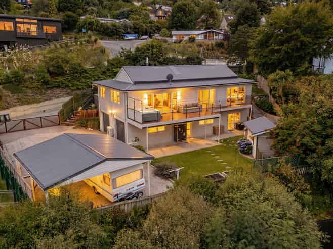 2 Evergreen Place, Sunshine Bay