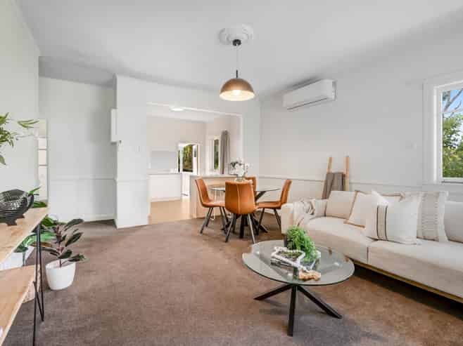 346 Whangaparaoa Road, Stanmore Bay