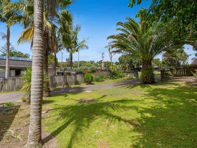 346 Whangaparaoa Road, Stanmore Bay