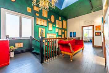 Prime position on Stafford Street