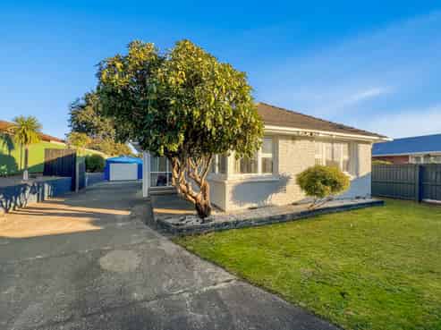 122 Joy Street, Shirley