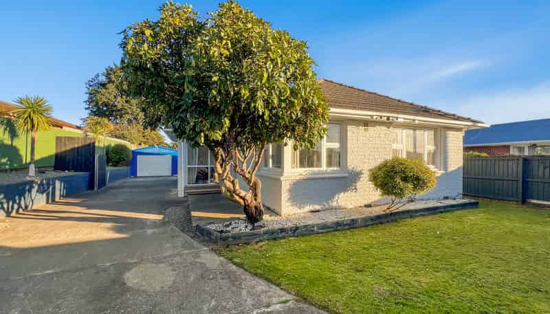 122 Joy Street, Shirley