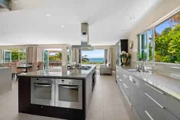 39 Rock Isle Road, Waiake