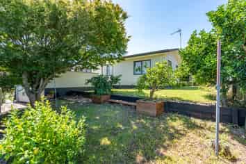 32 Lansdowne Crescent, Glenview