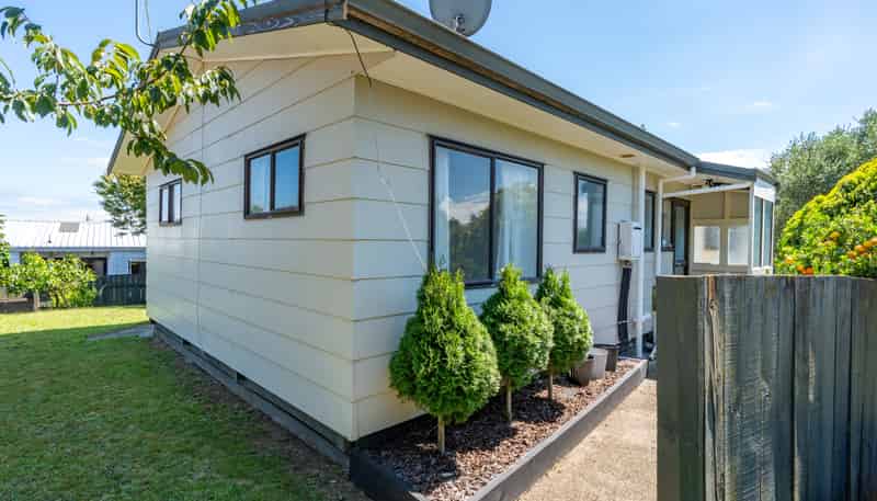 32 Lansdowne Crescent, Glenview