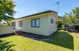 32 Lansdowne Crescent, Glenview