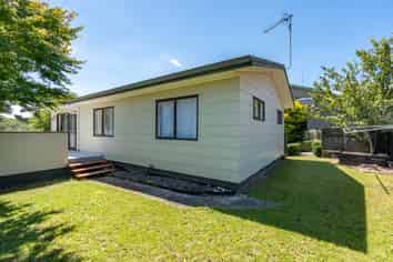 32 Lansdowne Crescent, Glenview