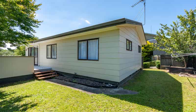 32 Lansdowne Crescent, Glenview