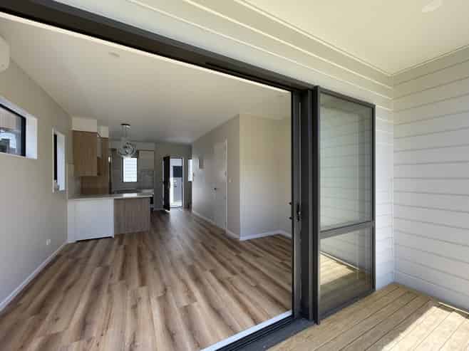 5/10 Newington Road, Henderson