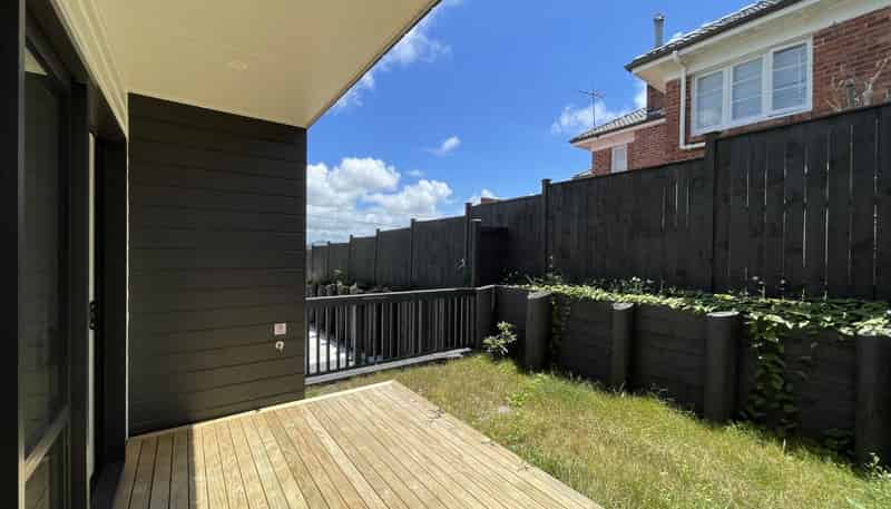 5/10 Newington Road, Henderson