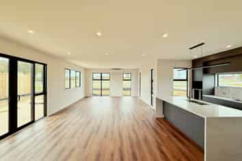 2  Kobe Street, Karaka