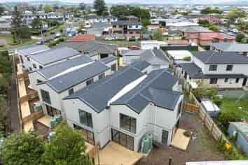 2/30 Tawa Crescent, Manurewa