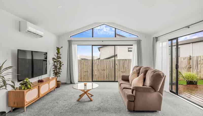 7 Whale Bay Rise, Gulf Harbour