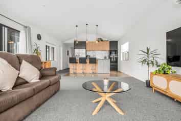 7 Whale Bay Rise, Gulf Harbour