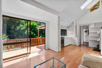 21 Hekerua Road, Oneroa