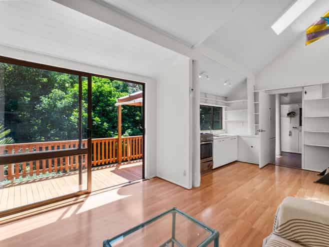 21 Hekerua Road, Oneroa