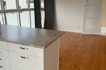 2/70 Gladstone Road, Northcote