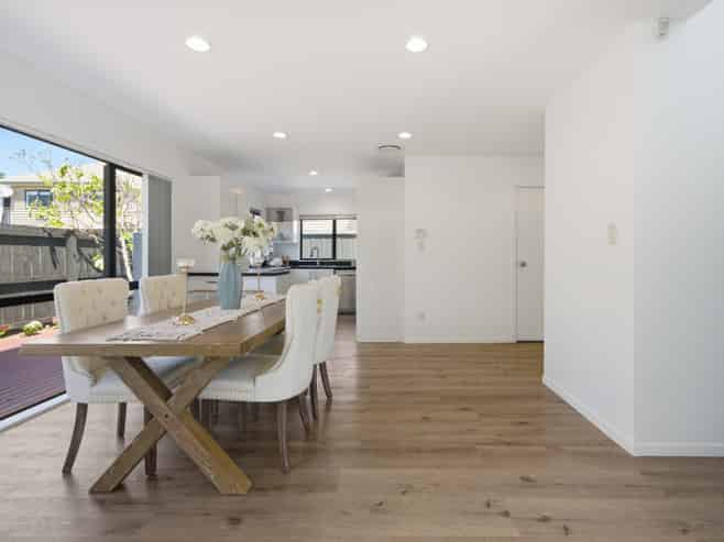 9 Bordeaux Parade, Te Atatu South