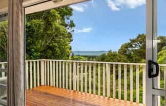 98 Wade River Road, Stanmore Bay
