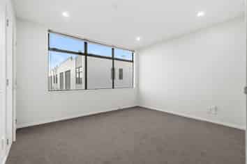 2/41 Paul Matthews Road, Rosedale