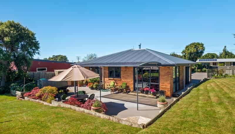 36B Main Street, Weston