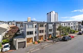 2/15 Roxburgh Street, Mount Victoria