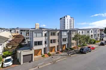 2/15 Roxburgh Street, Mount Victoria