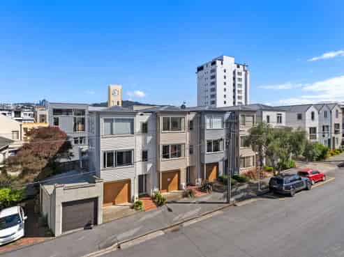 2/15 Roxburgh Street, Mount Victoria