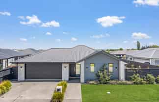 102 Petries Road, Woodend
